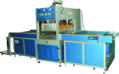 PVC軟線(xiàn)折盒壓痕機(jī)/膠盒模切機(jī)/全自動(dòng)機(jī)械上料_包裝機(jī)械欄目